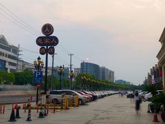 -绿洲中环中心-停车场