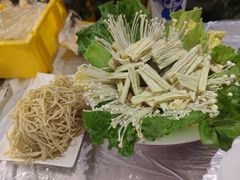 -霄汉牛三鲜湖北砂锅菜(万松园2店)