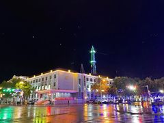 -布尔津河堤夜市