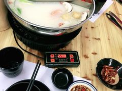 【牛八宝的灵魂】酸辣牛肉鸳鸯锅-喜半仙·牛八宝·两江米粉酒(普陀路店)