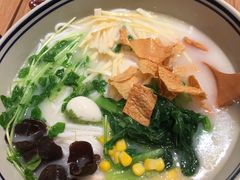 -刀小蛮半只鸡过桥米线(家乐福四元桥店)