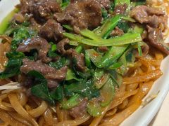 招牌湿炒牛河-潮泰牛肉火锅 · 创于1992年(车公庙店)