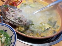 -洱火云南酸菜牛肉火锅(石景山当代商城店)