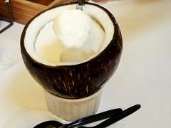 -志龙皇冠吃货椰子铺