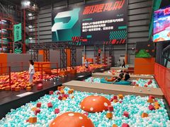 -极限PLAY运动娱乐新世界·团建派对潮玩休闲馆·室内蹦极高空游乐园