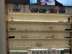 -无界眼镜MaxLess(南翔印象城店)