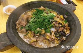 Snail Stone Pot Chicken