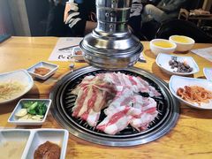 -唯成•韩国炭火烤肉 유성고기