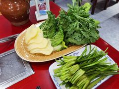 -菌之家·专业纯野生菌火锅·特色炒菌