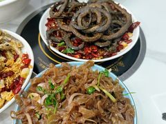 -丹水桥地锅鱼·翘嘴鲌·地方特色全鱼宴(丹江口大坝店)