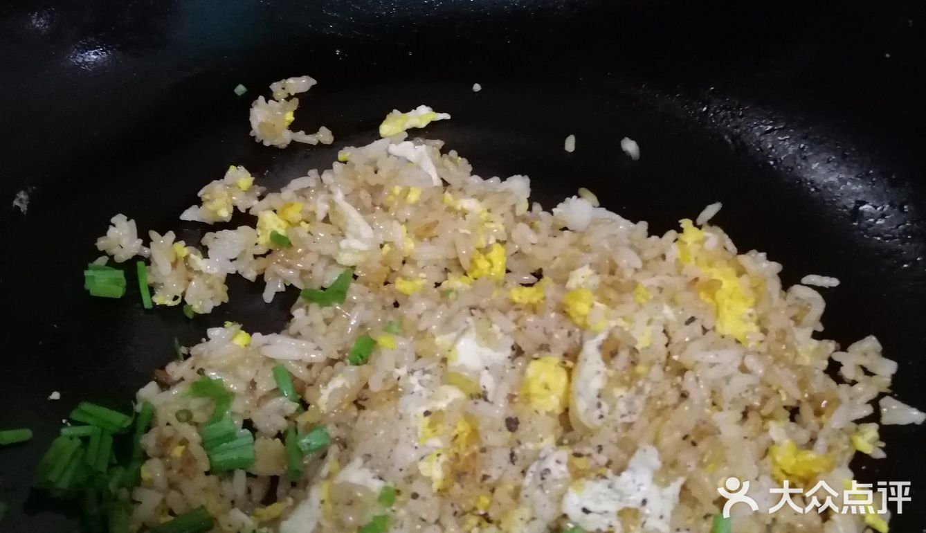 懒人必备简单易做的最家常口味------蛋炒饭！