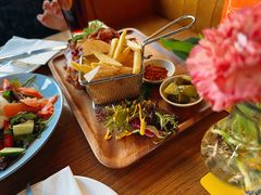 德国风味慢烤脆皮猪肘-MARU玛露音乐餐厅(大学路店)