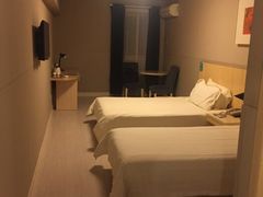 -白玉兰商务酒店(上海陆家嘴滨江店)