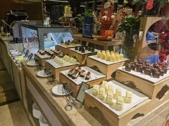 -大中华希尔顿酒店-念自助餐·嗨啤·小龙虾