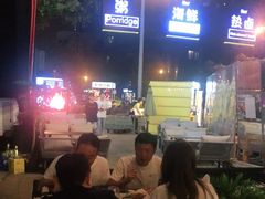 -何师烧烤·香辣蟹·川菜·30年老品牌(太古里旗舰店)