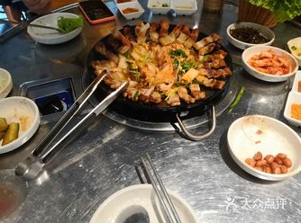 店名：梨花-猪小姐韩式烤肉 老板曾经留学韩国梨花女子