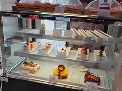 面包甜点陈列柜-宜昌富力皇冠假日酒店·咖啡1号西餐厅