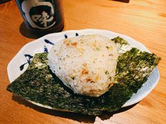 三文鱼饭团-纯彩日本料理