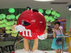 -m豆巧克力世界(上海世茂广场店)