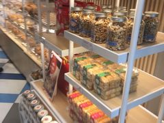 -85度C(生甜甜圈研究工坊·上海局门店)