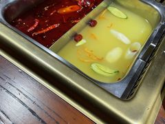 -东巴婆婆云南鱼豆花火锅(大东门店)