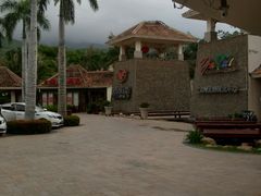 -亚龙湾亚泰商业街