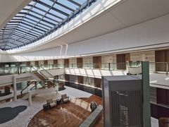 -上海滴水湖皇冠假日酒店