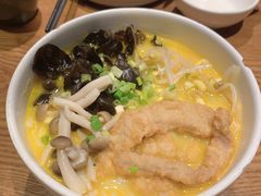 鸡丝凉米线-云海肴·汽锅鸡·云南代表菜(天山百盛优客店)