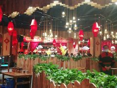 -老滇山寨•云南特色菜•地方菜•民族风情歌舞表演(金碧店)