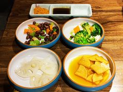 -明洞阿姨·韩式酱蟹烤肉·创意料理(三元桥店)