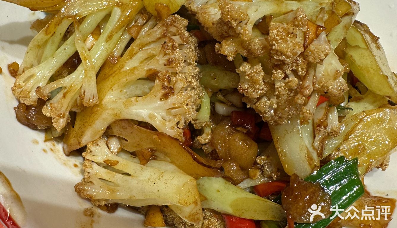 人均30吃撑！这家湘菜馆的肉炒肉绝了🔥