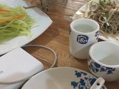 -溢心园香河肉饼总店