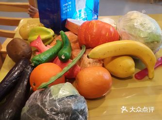 儿童中心的老牛探索馆，我们是常客了，只是不好停车
