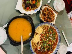 -梓檚中餐厅湖北菜小龙虾武昌鱼排骨藕汤(黄鹤楼店)