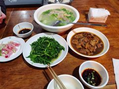 -茅屋大酒店