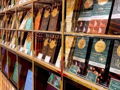 -VENCHI 闻绮(北京国贸商城店)