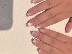 -花系美·美甲美睫精品店