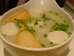 至潮鱼蛋片头河-翠华餐厅(山顶道店)