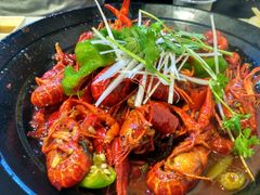 -虾弄弄海派小龙虾·牛羊蝎子火锅