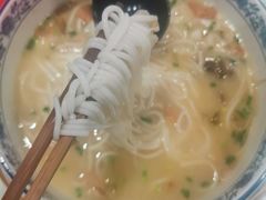 -老国贸云南传统过桥米线(滇池店)