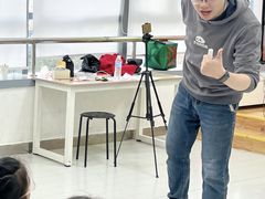 -蓝话筒·少儿成人演讲口才·主持朗诵·戏剧表演(大华第一坊店)