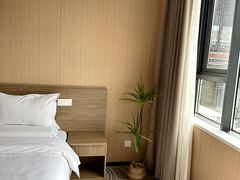 -幸栖洞穴设计酒店(成都春熙路店)