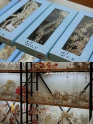 -红馆妆造(中央大街店)