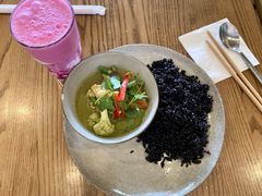 泰式绿咖喱鸡肉饭-Wagas沃歌斯(深圳印力中心店)