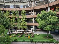 -瑞虹新天地月亮湾