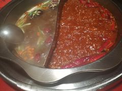 骨汤鸳鸯锅-山城辣妹子(定福庄店)