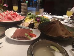 -泓炙颐凤鲜海鲜火锅料理(桐乡店)