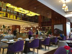 大堂-南湖名都·景湖轩全日制餐厅·海鲜自助·东南亚风味·临湖而食