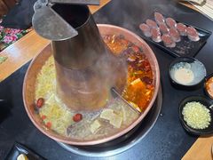 -果松木炭酸菜铜火锅·外婆参鸡汤