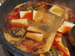 -贵府酸汤牛肉火锅·贵州老字号(飞山街店)